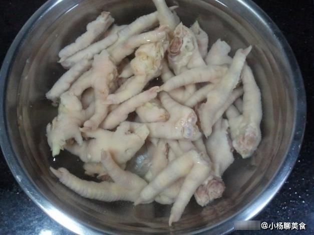 鸡爪鹌鹑蛋|这菜，满满胶原蛋白，尝一口就停不下来，肤干斑多的人吃最好！