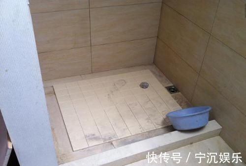 淋浴房|淋浴房还在铺瓷砖,真傻如今都流行“四边走水”好处太多了