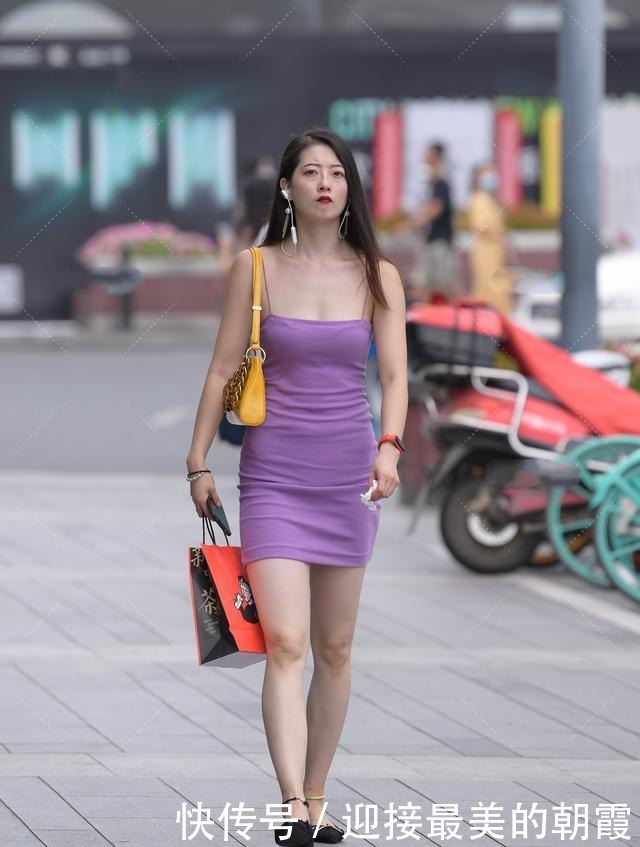 性感|明黄色与紫色的撞色穿搭,简约大气,成熟性感