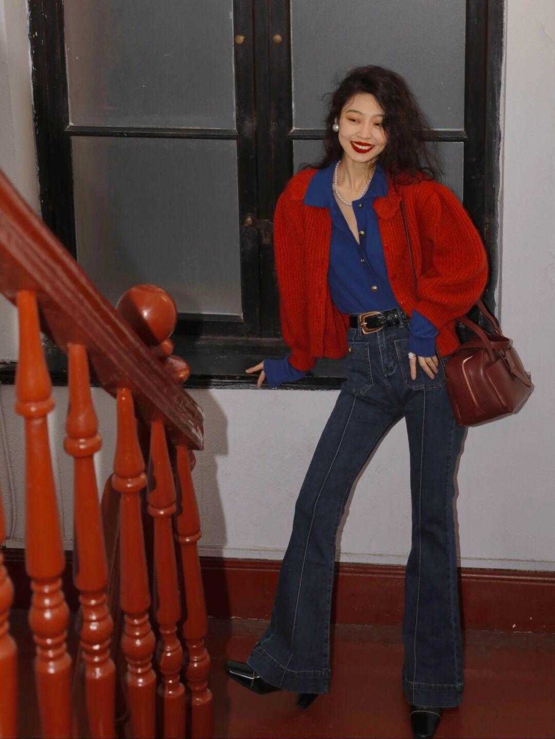 针织开衫 克莱因蓝不好配色?黑白红是标配,棕色米灰也可以“炒”一下CP