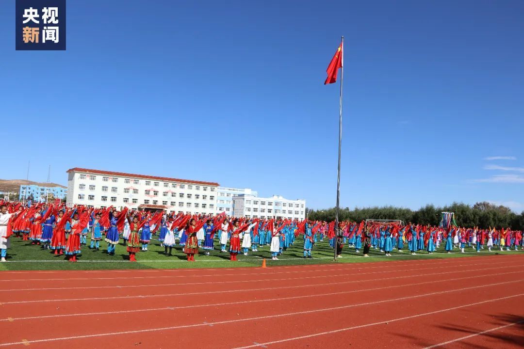 学生们|教室里也能“万马奔腾”！这段课间舞真带劲