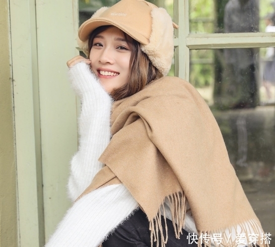 冬天|冬天里,围巾选3种“耐看色”,让你高级有气质
