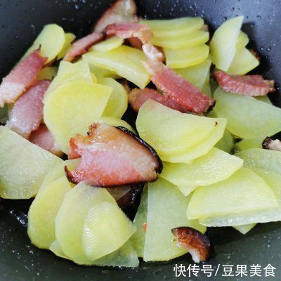 有了这盘腊肉土豆片，米饭都要多煮几碗