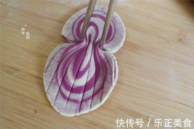 晚上蒸一锅,早餐热一下就上桌,又软又甜,大人省事孩子喜欢