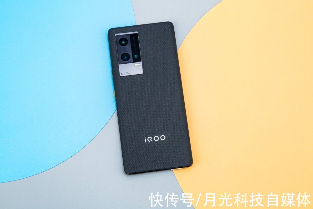 iqoo8|旗舰天花板让路，骁龙888 Plus+2K E5屏+120W，4000挡位没对手