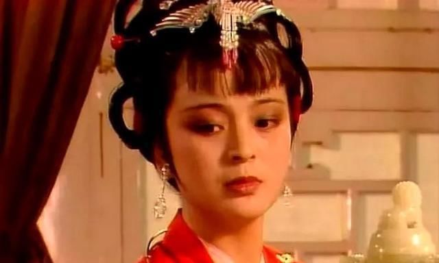 不争之实|凤冠霞帔的探春站在远嫁的船头,挥手挥手,她在向谁挥手