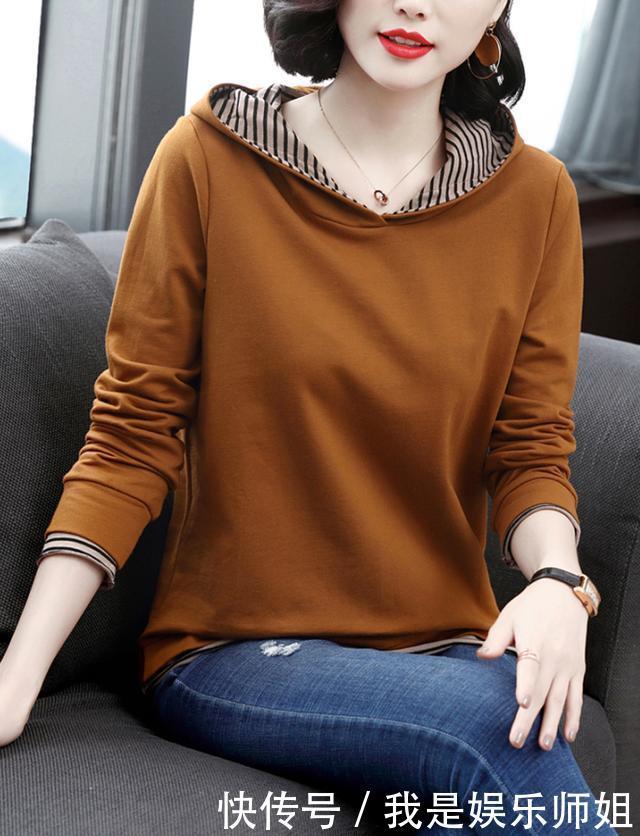 十件毛衣不如一件卫衣,四五十岁女人早秋这样穿,时髦保暖忒减龄