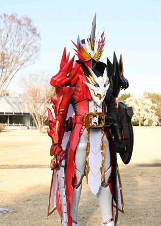 舞台剧|假面骑士Saber舞台剧限定奇幻驾驭书公开，这个是新的三龙合一吗？