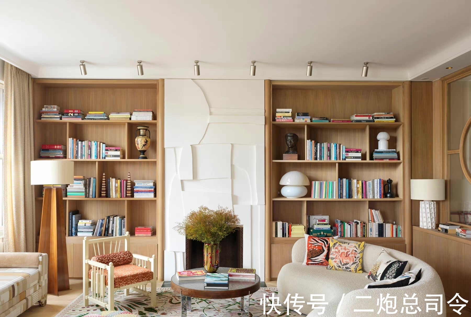 米色|复古大胆的巴黎公寓,多彩色调和个性张扬的软装,每一件都想拥有