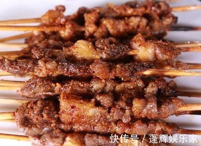 孩子们念念不忘的羊肉串,脆嫩鲜香无腥味,味道好,一盘根本不够