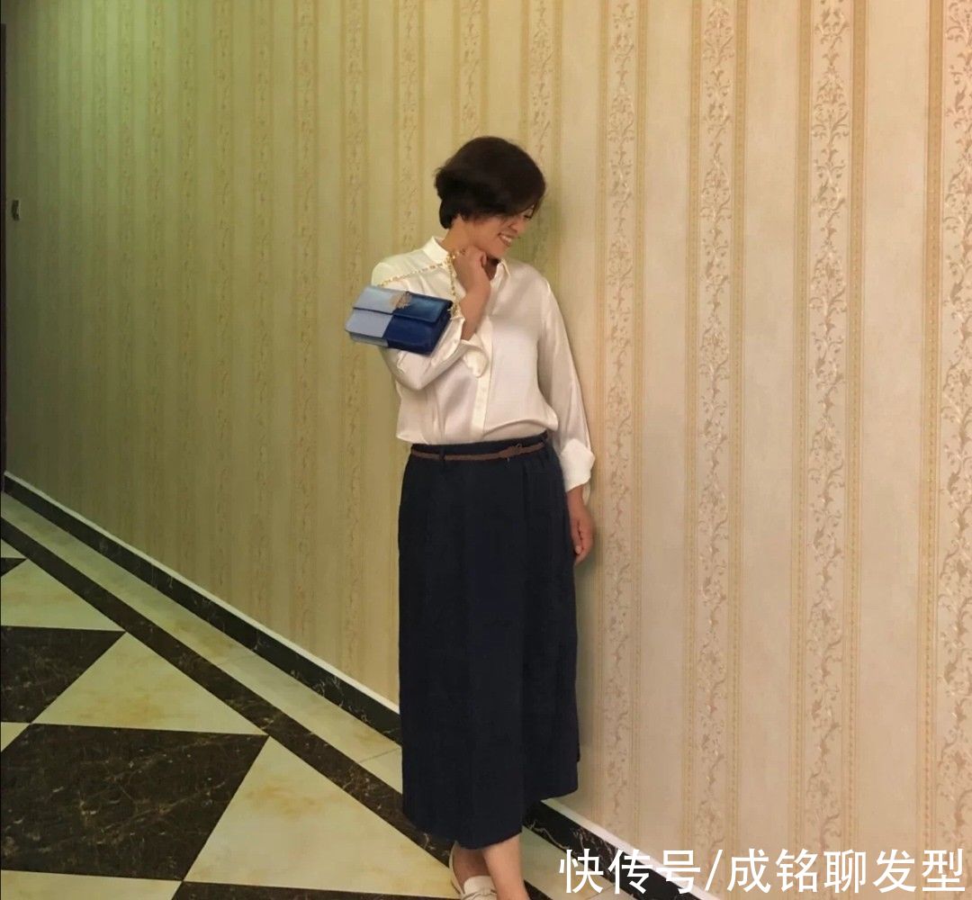 穿衣公式|六十岁的女人别乱穿，学会博主的这三种穿衣公式，随意大方又减龄