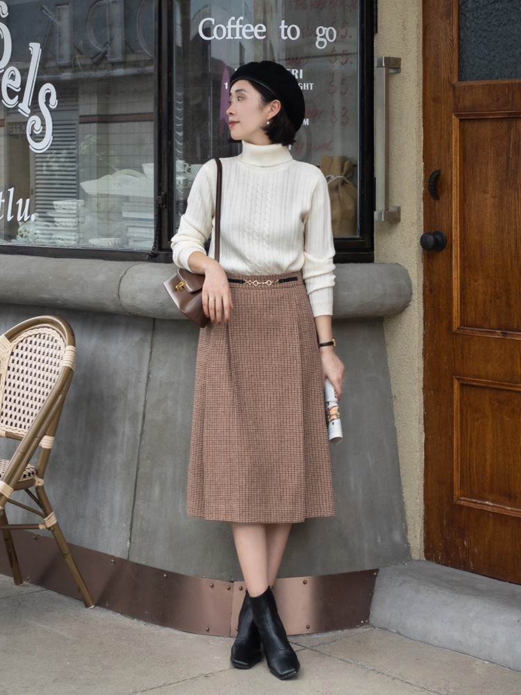 时髦|不管穿大衣还是针织衫,下半身尽量搭“格纹裙”,复古时髦还显瘦