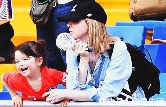 超回|人生赢家!韩国国脚外国老婆貌若仙女,3个混血儿女吸粉无数