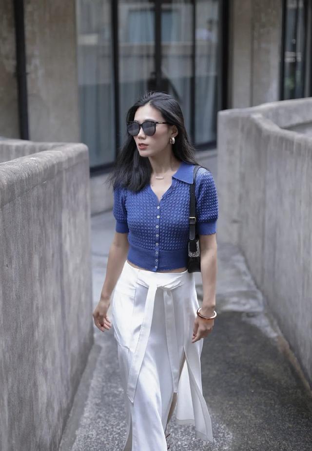 姐姐穿衣“太会省”,裤子直接剪开,立刻变成“裙子”