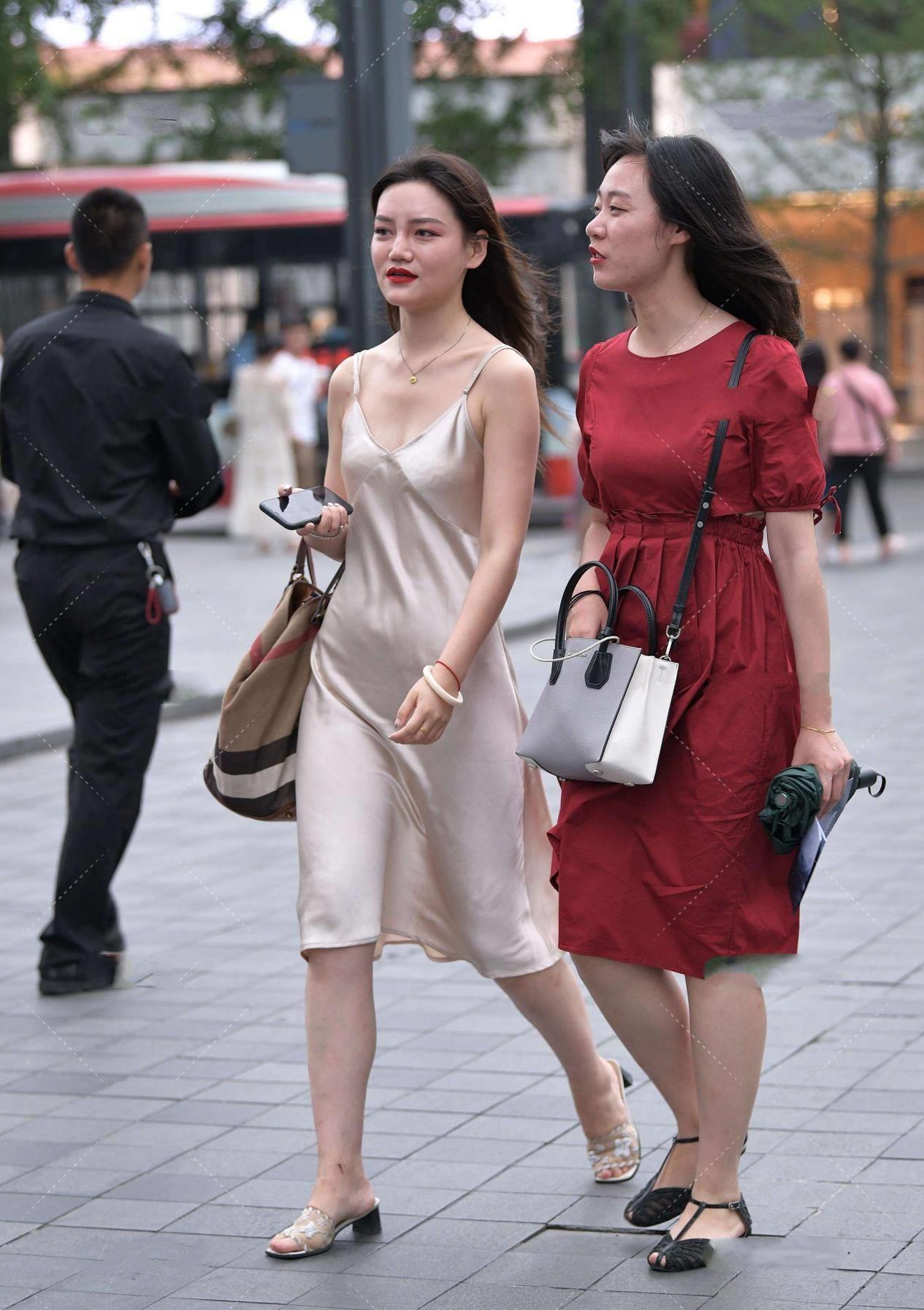 高级感|丝绸连衣裙,简单大气时尚高级,尽显独特气质