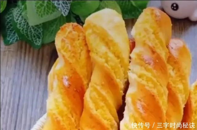 教你做奶香浓郁的奶香椰蓉棒,清香可口,比面包店的好吃!