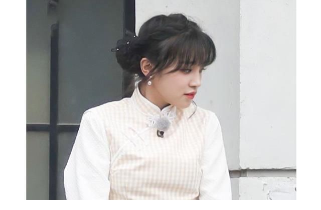 谭松韵|《奔跑吧9》换民国服装，五位女神很养眼，而男生的造型更惊艳