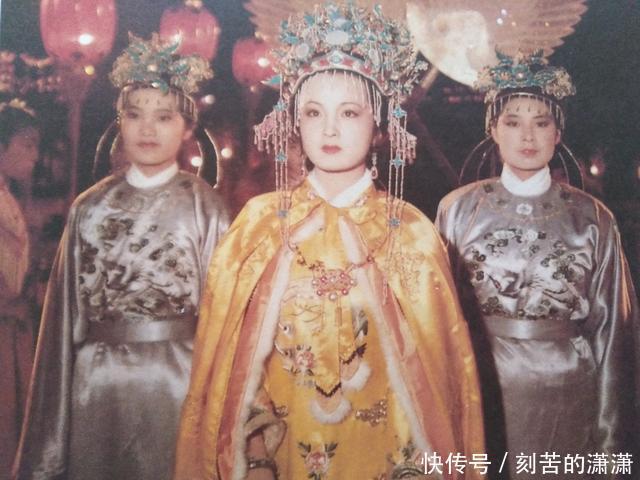 冷子兴一句话,揭开了贾元春封妃的真实原因