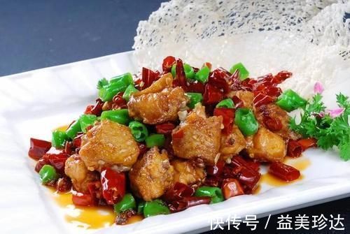 年夜饭，大厨教你辣子鸡的正宗做法，香辣过瘾，端上桌全家都爱吃