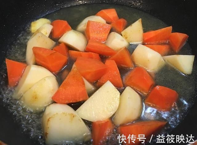 这才是土豆最过瘾的吃法，鲜香美味一口一个真好吃，做法还简单