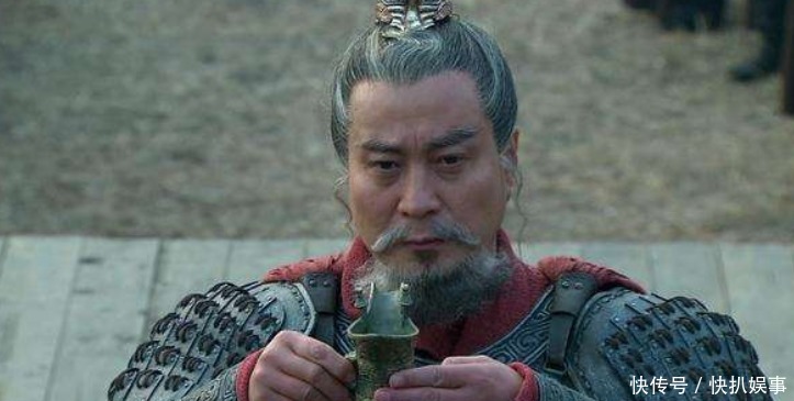 末年|东汉末年最强军阀,出身名门望族,最后却让曹操给收拾了