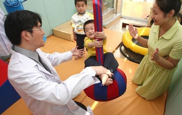 为啥孩子一直不长个？看看这4种食物你家娃沾过几个，别再吃了