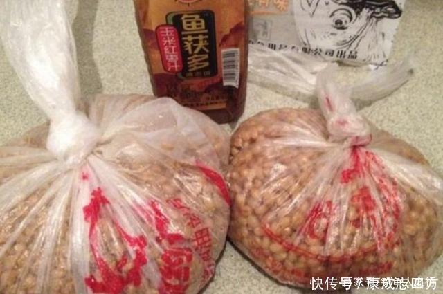 怪不得老钓手从不买饵,原来这3种东西才是大板鲫的最爱,服了