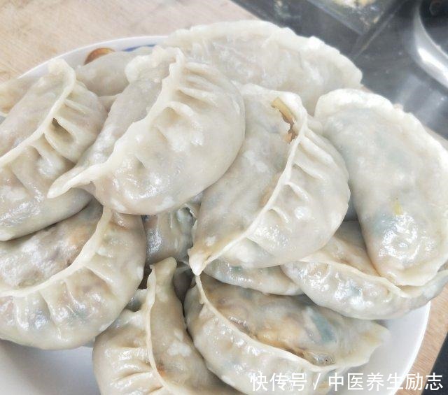 烫面蒸饺,吃起来了满满的幸福!