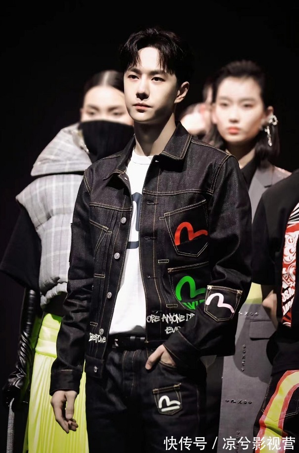 Evisu三十周年庆,王一博与布布同时现身:好朋友就是要坐在一起