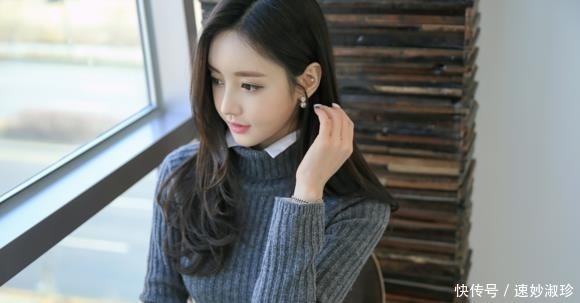 孙允珠高清美图:麻纹高领蓝灰色甜美针织裙!