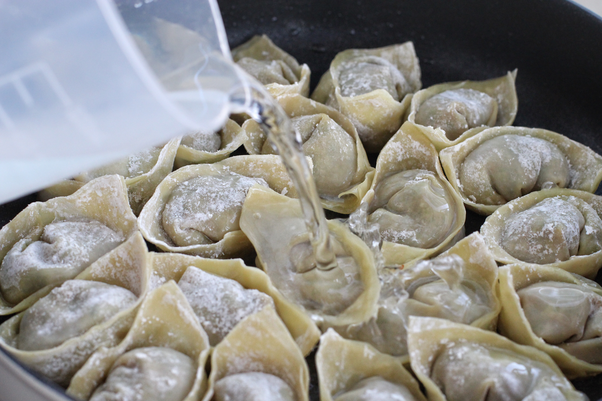 馄饨换个做法,连吃一周也不腻,酥脆美味有营养,老公孩子都喜欢