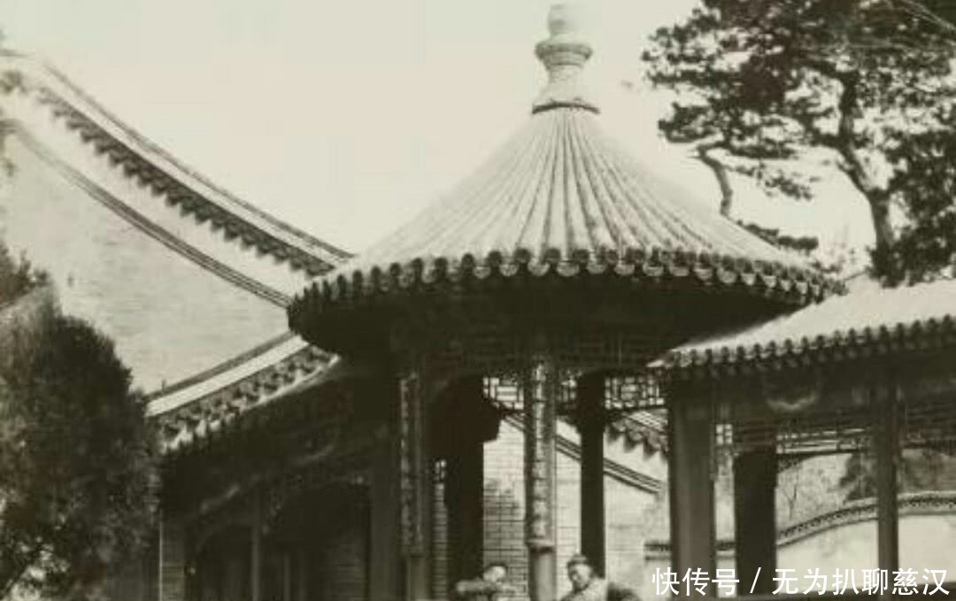 清末|清末历史老照片,李莲英在亭子里喝大茶,12岁的溥仪重坐金銮殿