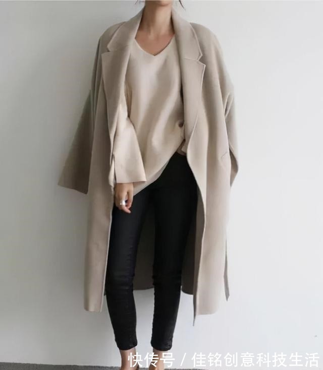 颜色 人民币配色火了!40+女性入秋穿衣就照着它搭配,温柔更显气质!