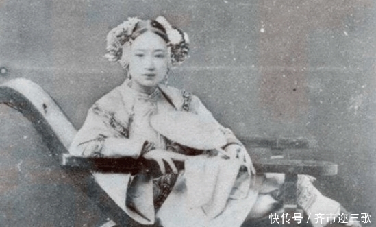 私奔|他帮助皇帝复辟王朝,妻子却和自己的副官私奔,还曝出他一恶习