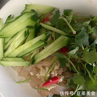 美食|凉拌海蜇丝舌尖上的养生美食