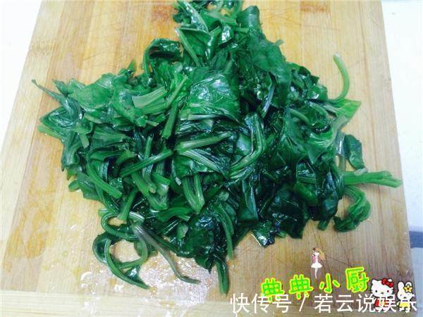 菠菜这么做孩子一上桌就抢光，营养均衡，又鲜又香