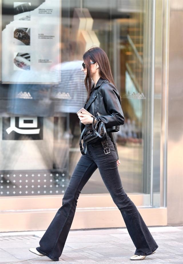 路人 街拍路人,优雅娴静有气场的穿搭参考,让你成为一道美丽风景