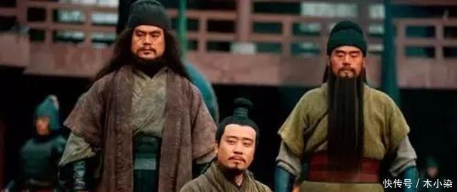 关羽|关羽为何在华容道不杀曹操一是因为不能杀,一是因为不敢杀!