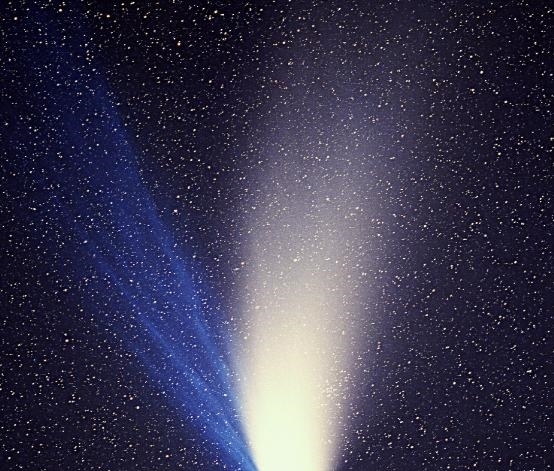 揭秘:为什么彗星和小行星的组成成分不同?