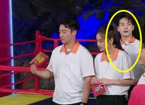 嘉宾 她才是《跑男》最得宠的女嘉宾,被王嘉尔主动牵手,还“揽在”怀里