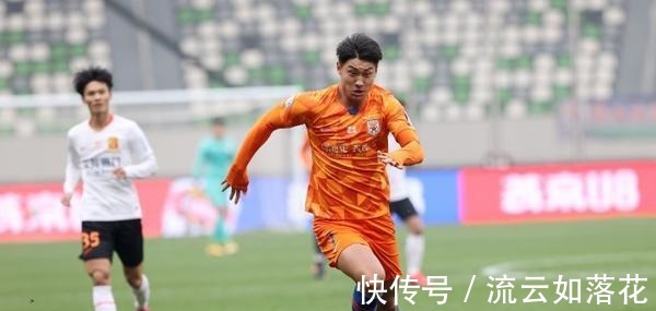 足协|23岁小将留洋不靠关系!欧洲球队来中超挖人,陈戌源李铁羞愧吗