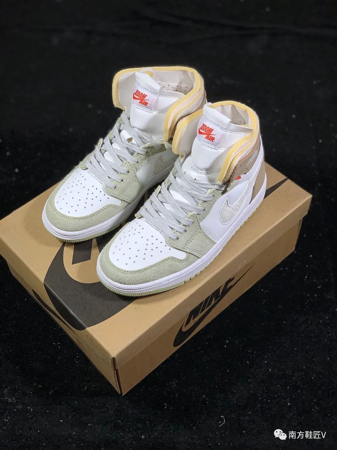 多种材质拼接，质感很绝！这双 Air Jordan 1 Zoom 很难不心动！