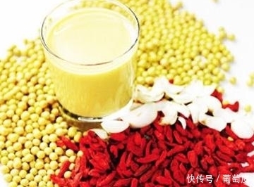 不想做“黄脸婆”！早上坚持喝它，暖胃益血气，皮肤水灵有光泽