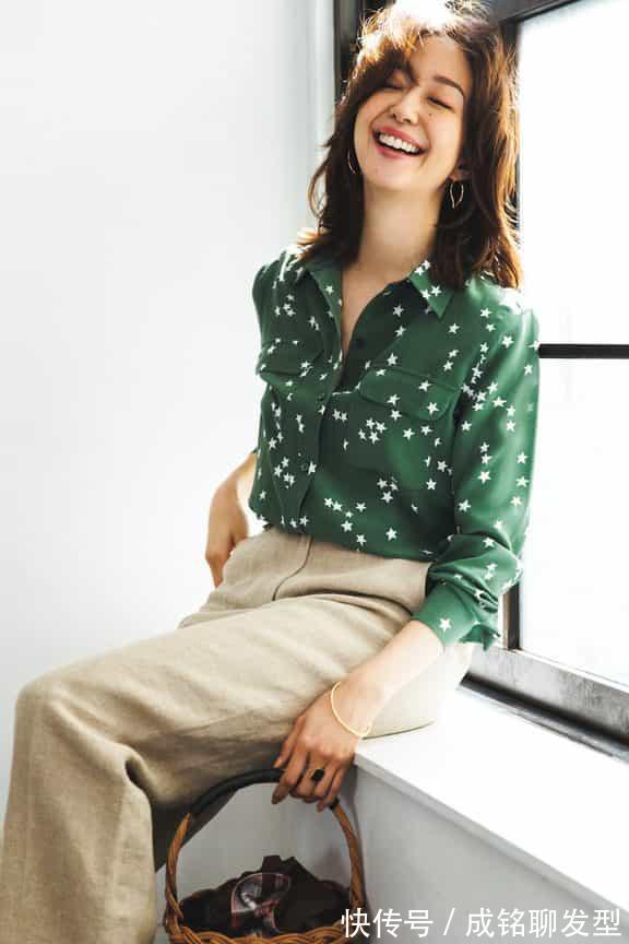 简约|四十岁怎么穿?10套清爽优雅的“简约风”配色,时尚减龄活力满满