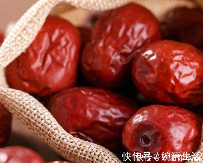 色斑|红枣和此物泡水喝，肝干净了，眼睛亮了，女性不想满脸色斑可试试