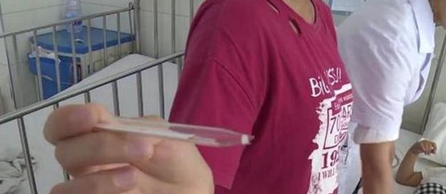 父母|3岁女孩误吞水银,奶奶非拦着先“吃菜”才送医,医生:非常正确