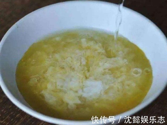 养胃|每天早晨喝上一碗开水冲鸡蛋,过不了一周,5个好处就会找上你