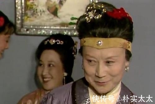 王熙凤&《红楼梦》中后台最硬的丫头,犯了错王熙凤不敢管,终究自食恶果