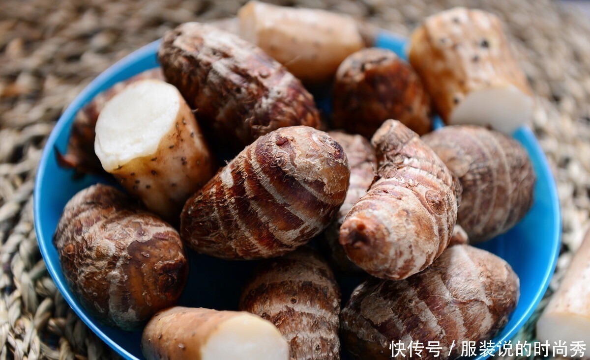 小孔|怎样才能挑到又粉又糯的芋头菜贩子教我5招,个个粉糯,很实用