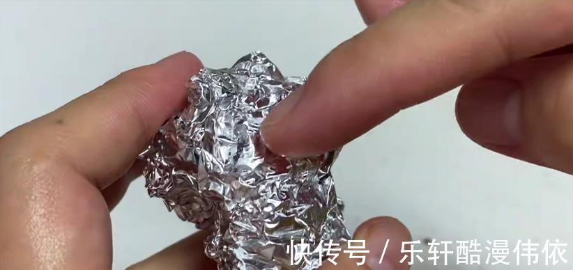 去皮|削土豆太简单了,只要一张纸,去皮干净不浪费,方便又实用